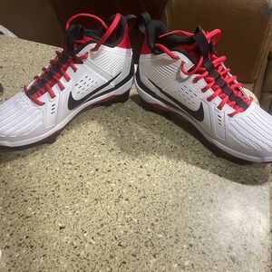 Nike football cleats size 9.5 nwob